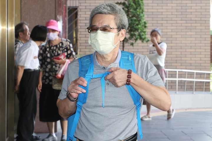 李文宗證實「橘子給800萬、未說來源」 黃國昌轟檢方政治偵防