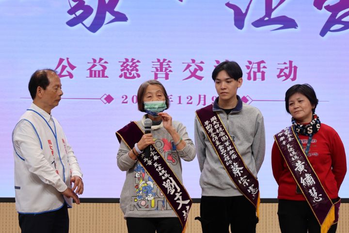 周大觀文教基金會啟動籌建「兩岸愛童基金」,為弱勢癌童提供長期協助。圖/周大觀文教基金會提供