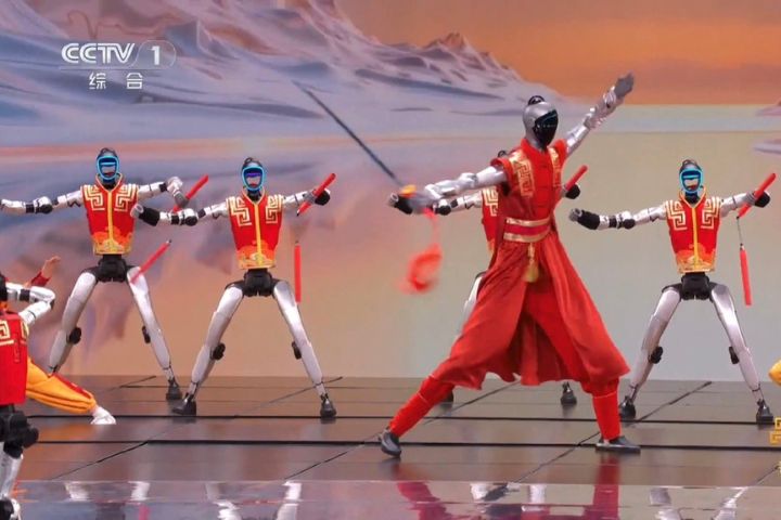 宇樹機器人再進化　春晚秀功夫　醉拳、雙節棍展現「武術魂」
