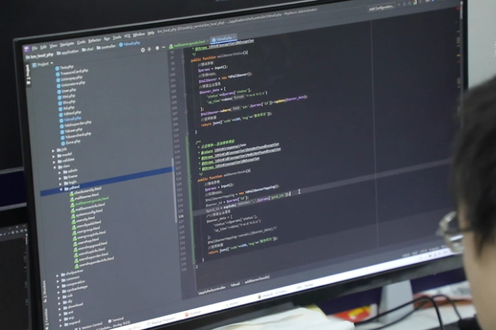 AI戰火燒進香港！高盛封鎖Claude模型　彭博：動搖港金融中心地位