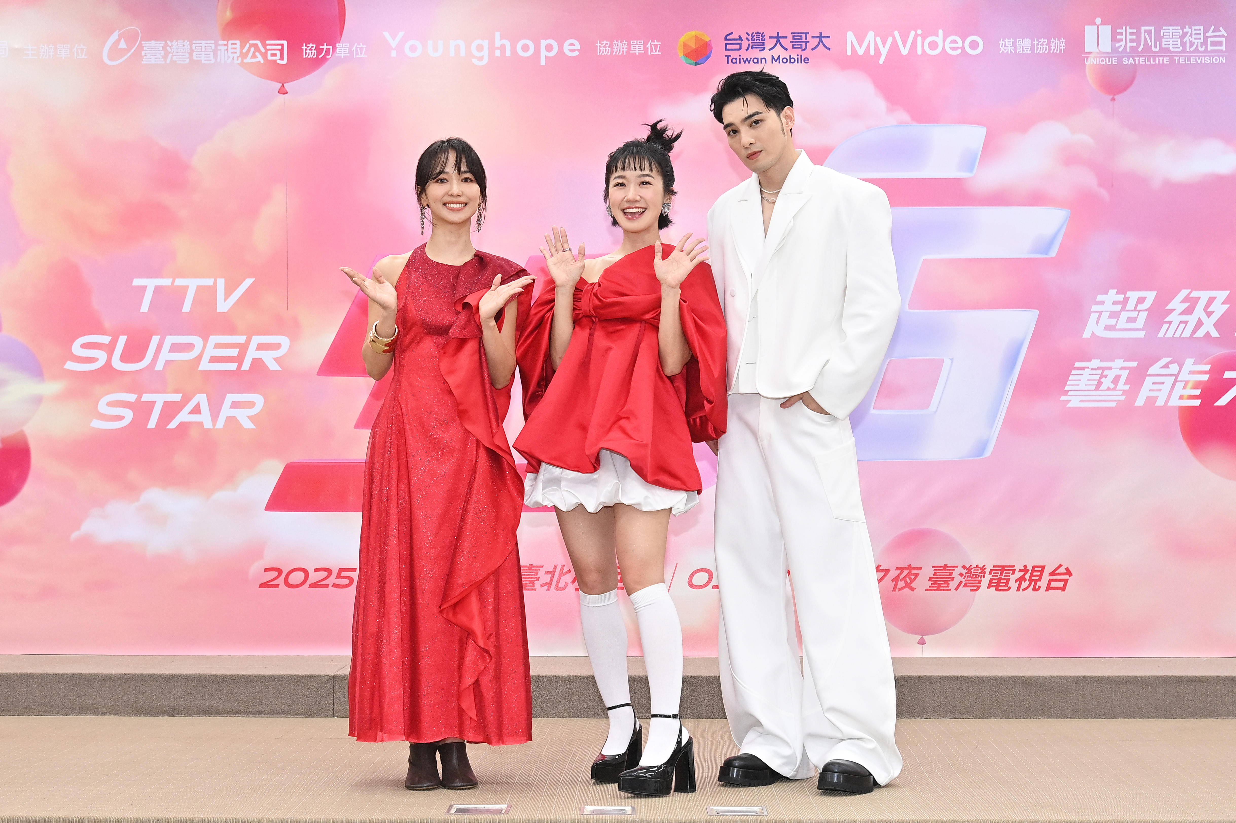 Lulu續任台視《紅白》總主持人  預告國外卡司「點閱破億重量級」