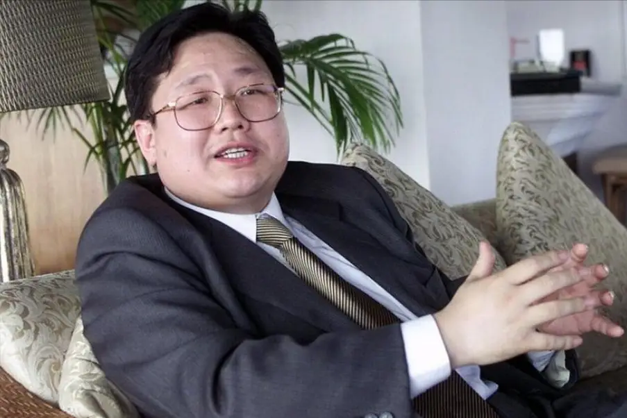 在薄瓜瓜眼中，在重慶發跡、與薄熙來及王立軍關係密切的大連商人徐明是「精神導師 」。徐22歲時已是億萬富豪，44歲便病死獄中。圖／取自搜狐網