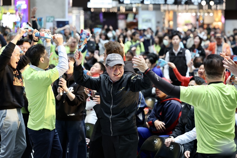 【梅花評論】卓揆「自費」飛東京看球　賴總統包庇？