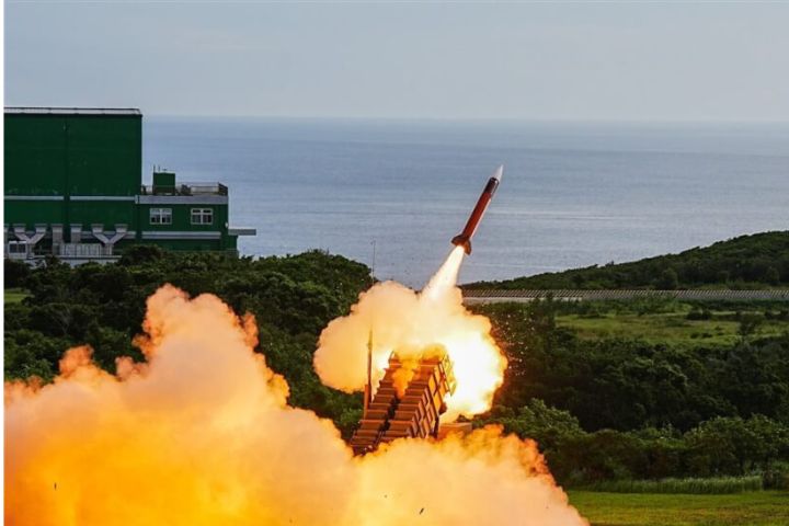 國防部：102枚愛三增程型飛彈今年如期交運　MQ-9B無人機第三季抵台