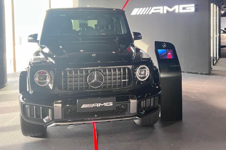 近年賓士新世代車款在造型上引發高度討論，設計風格評價兩極。圖/取自北京奔馳4S店微博