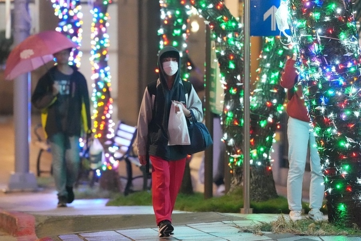 東北季風增強晚起水氣增多　聖誕夜大陸冷氣團發威下探12度