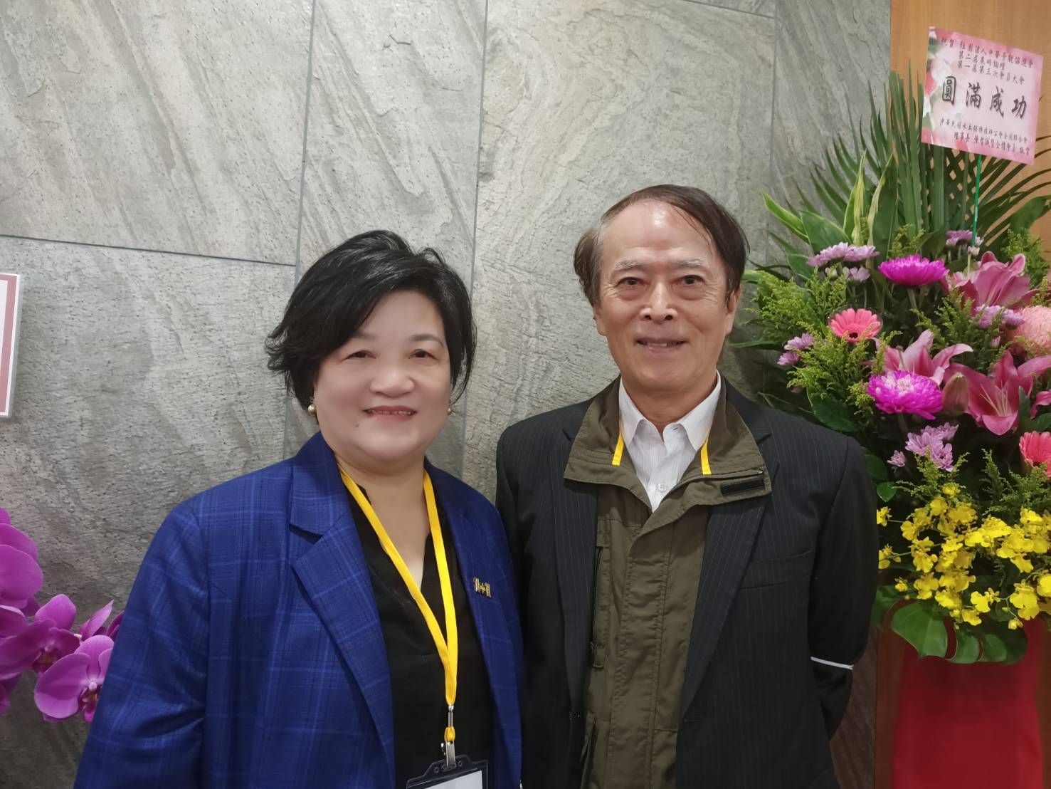 中華景觀協進會創會人蔡秀瓊(右)與理事長藍麗珠(左)25日合影。圖/記者簡立欣攝