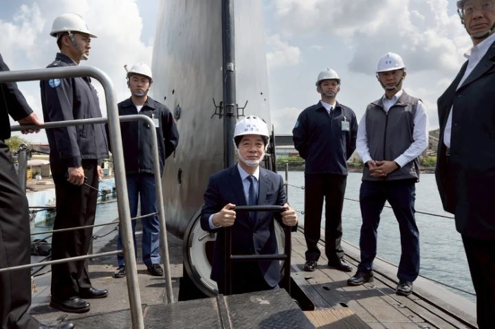 海鯤號內部首度曝光　賴清德高雄視導　登艦視導