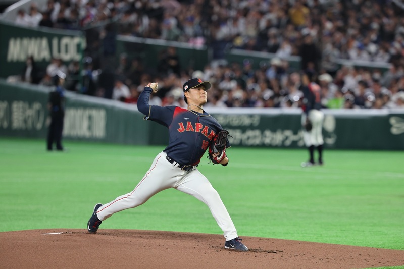 經典賽C組預賽台日大戰6日晚間在東京巨蛋登場，日本隊由投手山本由伸（圖）先發登板。圖/中央社