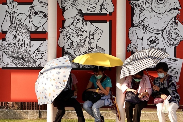 雙北屏東高溫橙色燈號　周三起水氣增加有顯著降雨