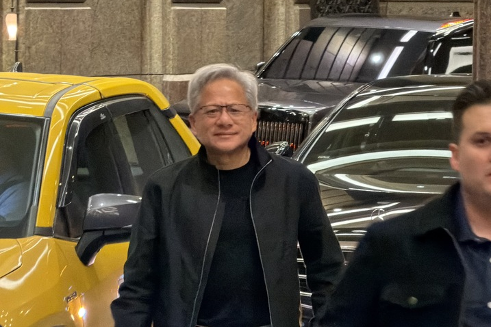 黃仁勳快閃來台　證實已與張忠謀碰面