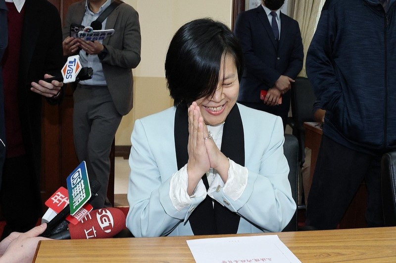 民眾黨立委李貞秀（圖）的陸配身分被綠營大做文章。圖為立法院11日舉行8個常設委員會的召委選舉，李貞秀進入會場引起媒體關注、低調不受訪。圖/中央社