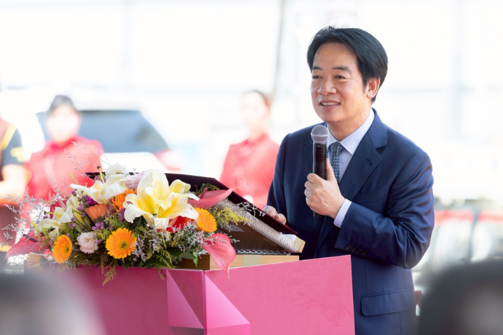 總統執政滿2周年　網KUSO《唐伯虎》神對聯諷賴清德　笑翻64萬人