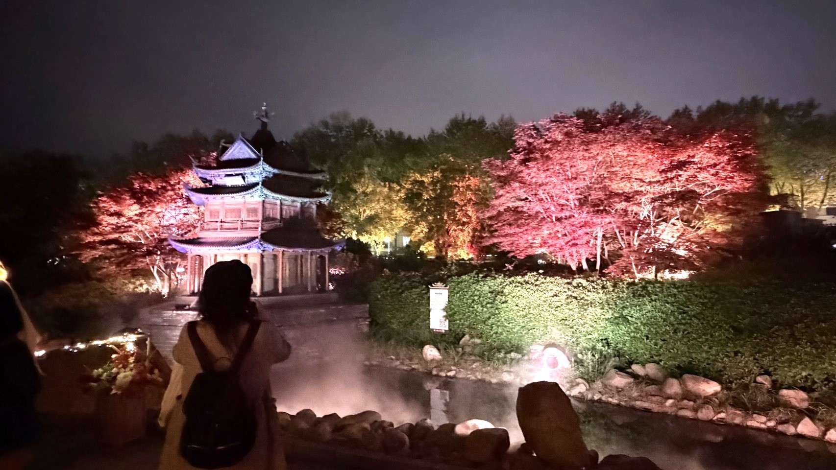 岳陽樓館內展示歷代建築模型與詩文碑刻。圖/記者陳素貞攝