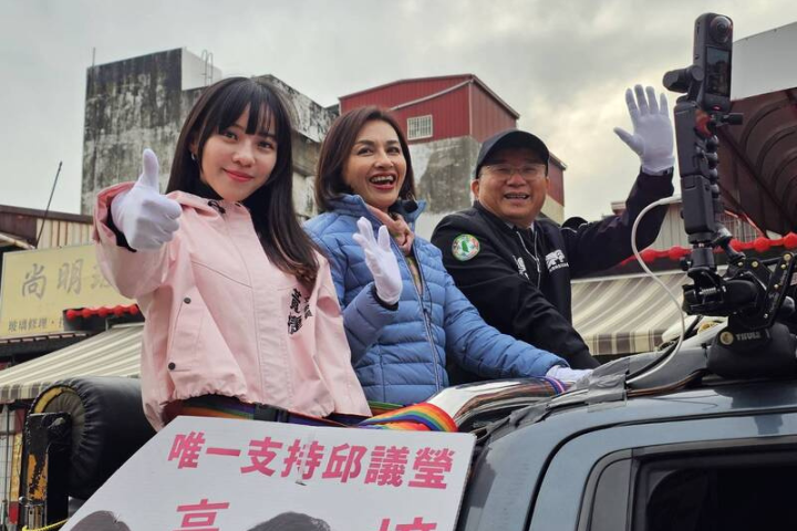 邱議瑩車掃驚見陸品牌！被爆借學校辦音樂會卻變造勢　邱辦回應了