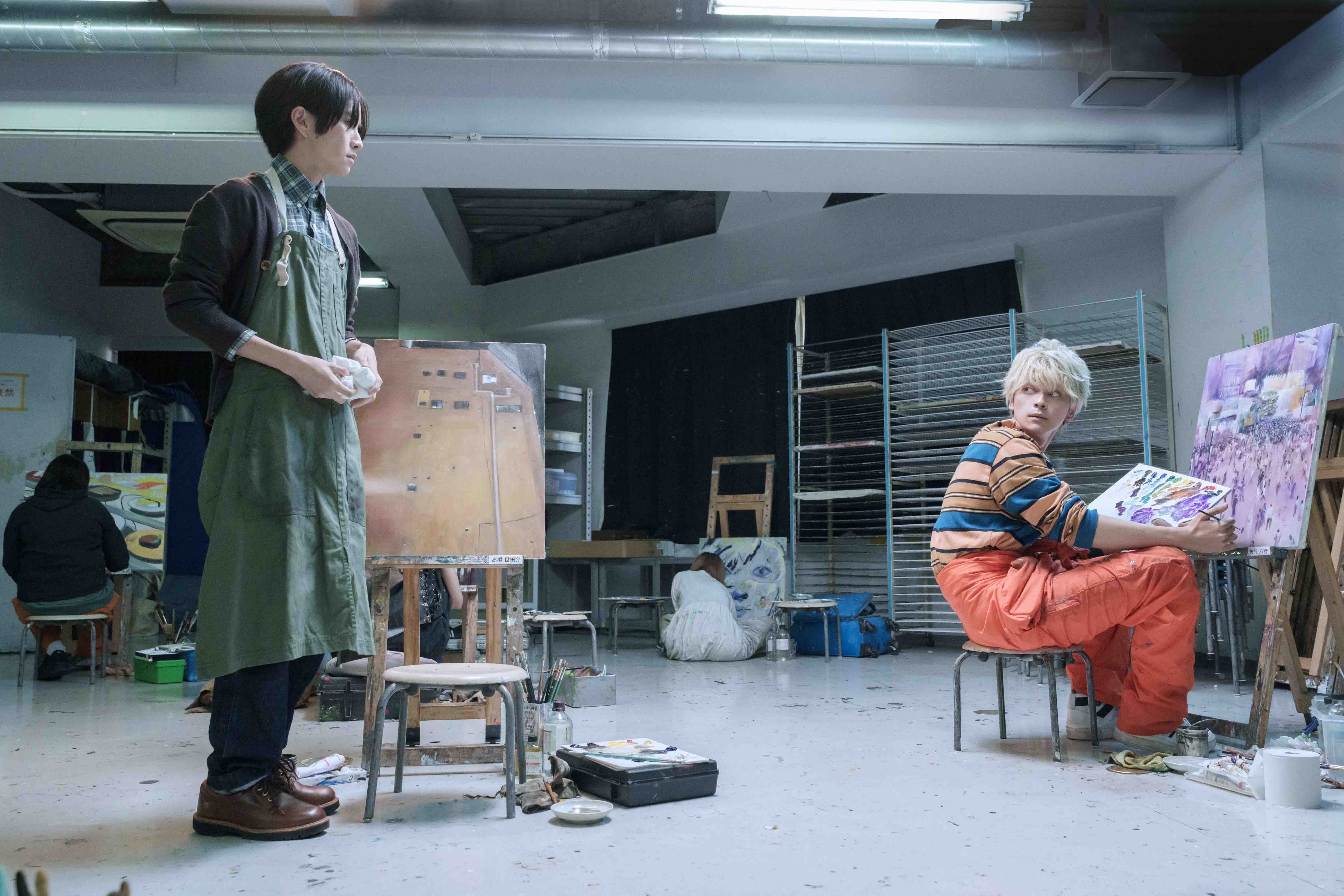 著名漫畫《藍色時期》搬上大銀幕  演員開拍前先學畫還開了畫展