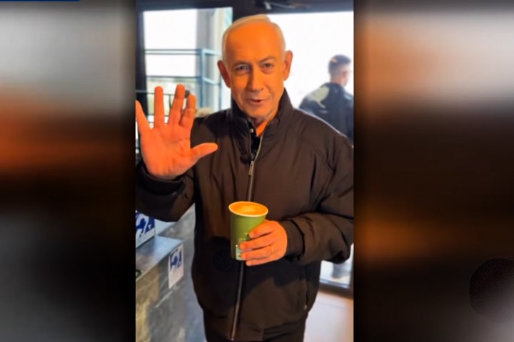 【伊朗危機】伊朗官媒瘋傳死訊　納坦雅胡拍影片喝咖啡數手指闢謠