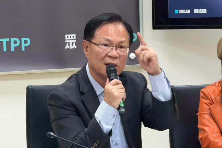 批國防特別預算資訊不透明　張啓楷：違法亂紀的鬥雞政府