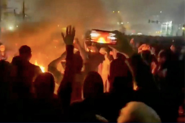 伊朗動盪已500死逾萬人被捕　CNN：川普正評估軍事干預選項