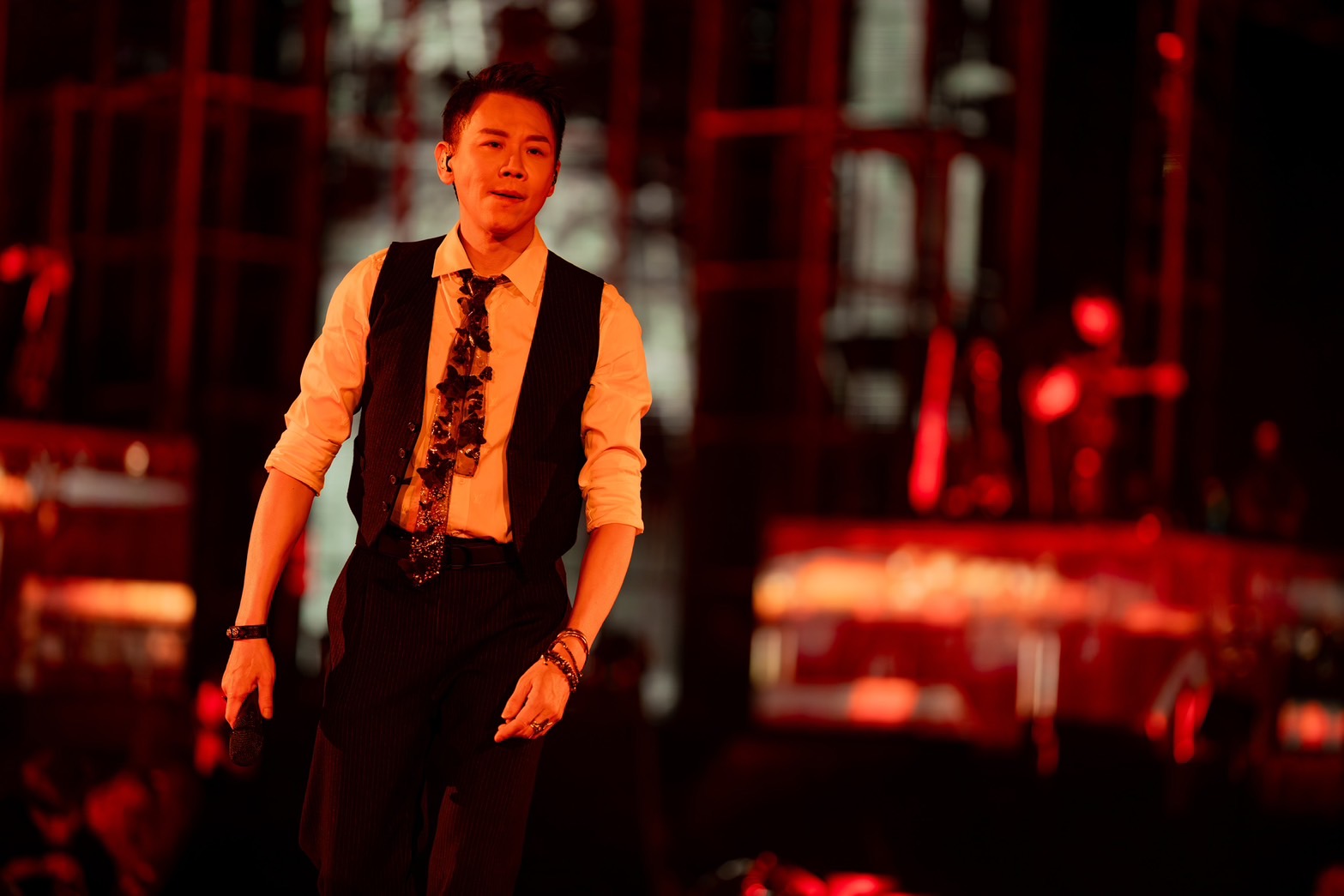 陶喆廣州收官場揭1838諧音梗  太太Penny不畏低溫愛相隨