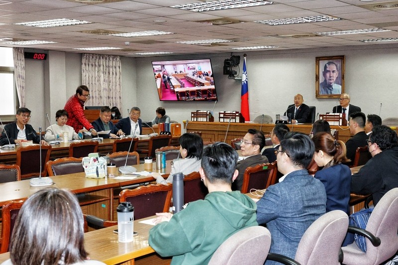 朝野協商國情報告形式　蔡其昌：總統願意留下來第二次發言