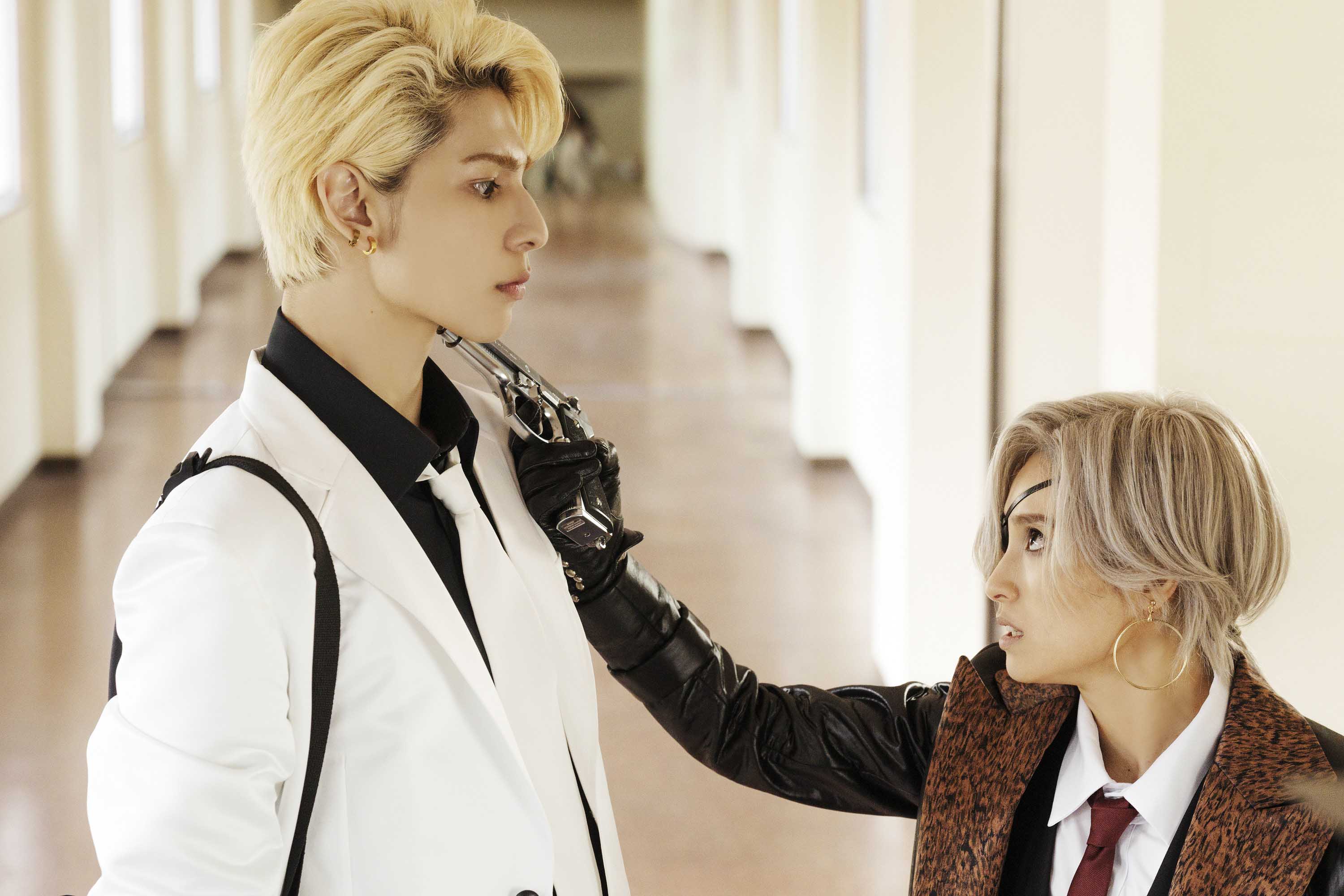 《赤羽骨子的秘密保鑣》土屋太鳳遭強吻  逼婚Snow Man成員Raul