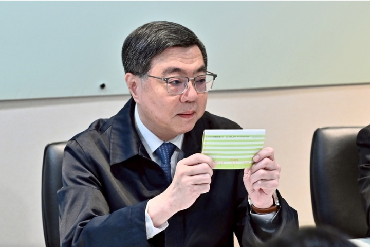 華航包機來回208萬　卓榮泰曬4單據盼止戰　網不買單：自費卻動用軍機場