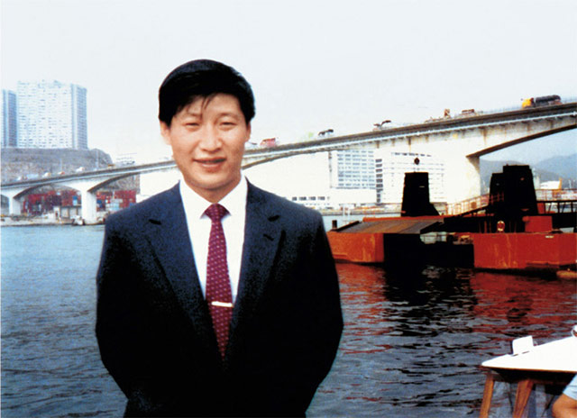 擔任廈門副市長時期的習近平。圖/取自新華社