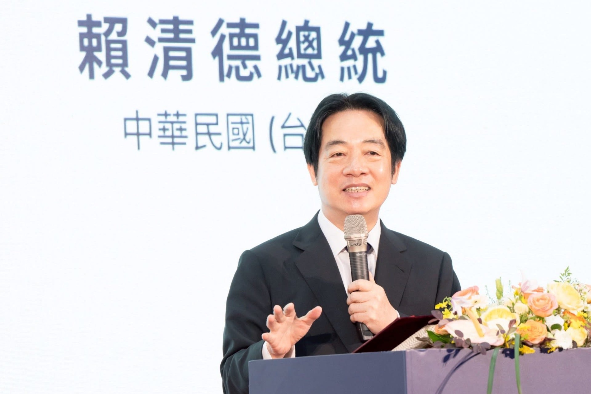 賴清德傳挺卓榮泰不副署不執行　黃國昌：想當皇帝又不想背責任