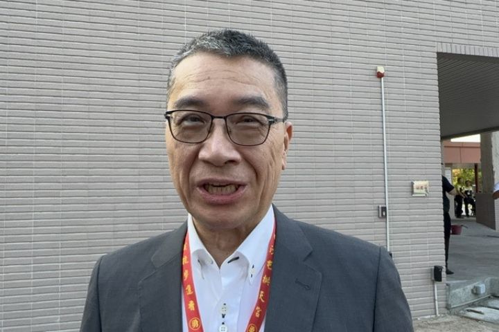 徐國勇稱滿意度回升　他批「別賣內參民調」：只是掩飾尷尬的說詞