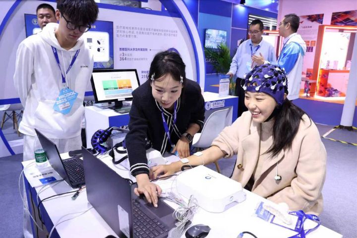 「意念操控」走進現實 大陸腦機介面技術取得新突破