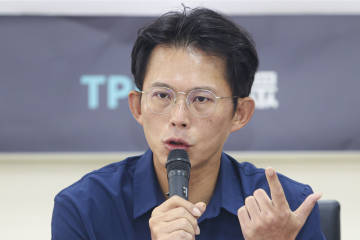 綠能國家隊遭法院打臉！黃國昌曝一審認定聯合再生重大違約：重重賞了巴掌