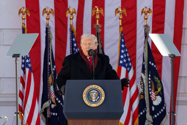 川普退伍軍人節演說　讚揚共和黨在政府停擺問題取得「重大勝利」