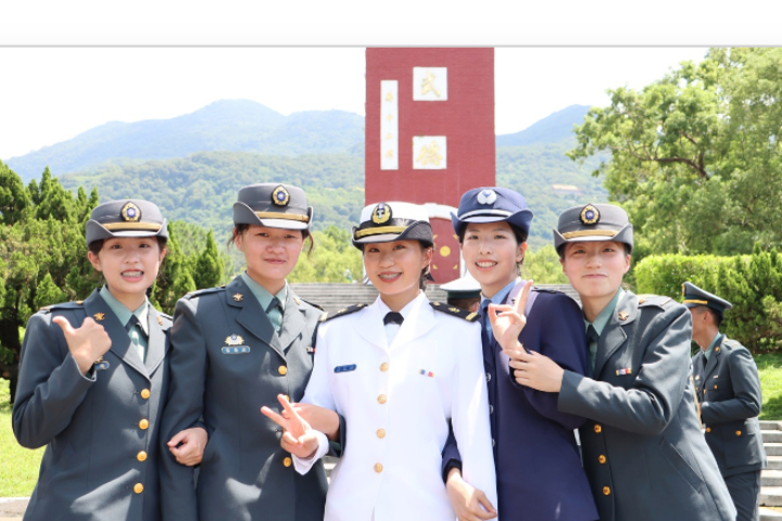 國防部積極招攬新血，近來出現女多於男的現象。圖／取自國軍人才招募網站