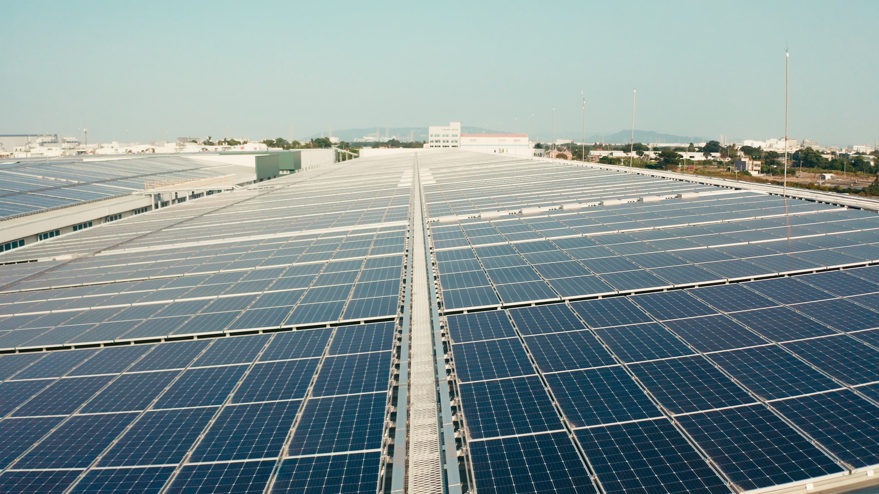 中租控股整合旗下太陽能電廠資源，協助中小企業獲取綠電，滿足再生能源需求。圖/中租控股提供