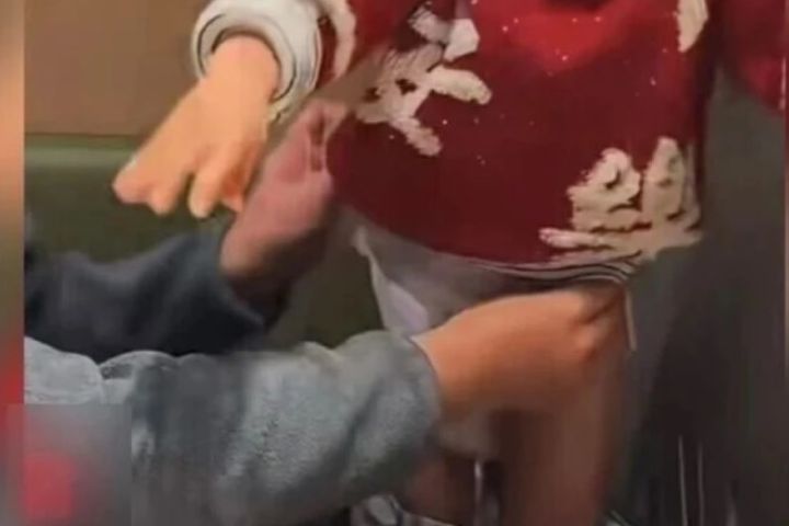 小便事件剛落幕　海底撈門市又被兩歲幼童丟入尿片