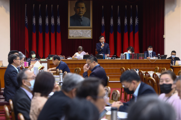 圖為立法院財政、內政、外交及國防、經濟、教育及文化、交通、司法及法制、社會福利及衛生環境委員會，28日舉行聯席審查114年度中央政府總預算追加預算案。圖/中央社