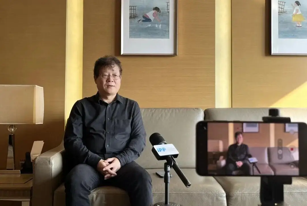 香港城市大學教授王江雨認為，美國為首的制裁已常態化指向全球航運、能源貿易、金融、技術許可及第三方行為，北京制訂新規是透過國內法重塑全球經濟行為。圖／取自搜狐