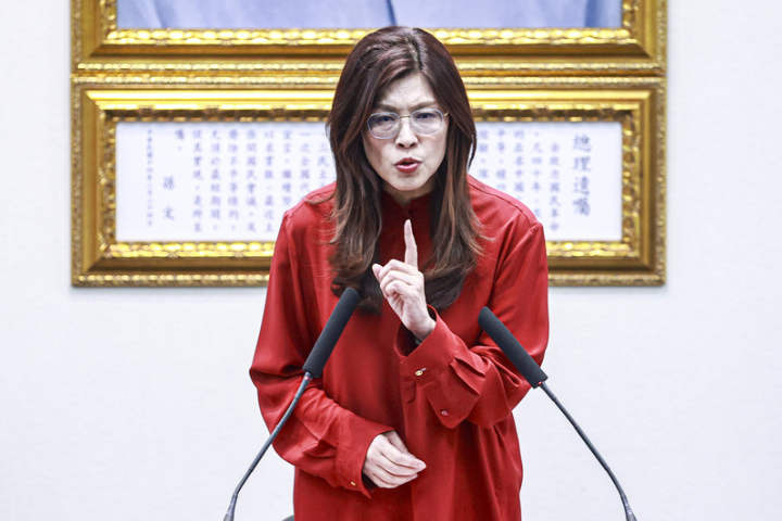 氣撒在野！賴清德出訪喊卡掀交火　梁文傑槓鄭麗文、柯文哲