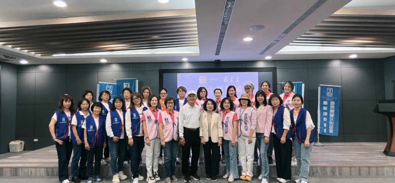 南三區台東縣會、東台灣會、東慧會三會聯合於台東縣政府教育處舉辦宣導活動。圖／國際蘭馨交流協會提供