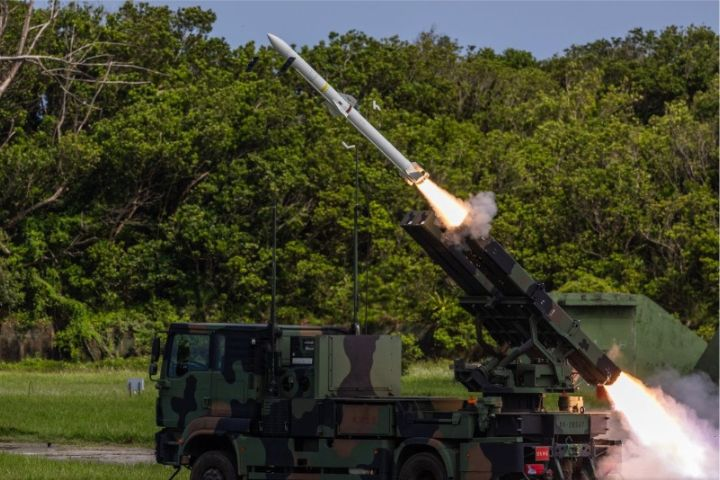 九鵬基地實彈操演引關注　共軍機艦近距偵搜　國軍全程監控