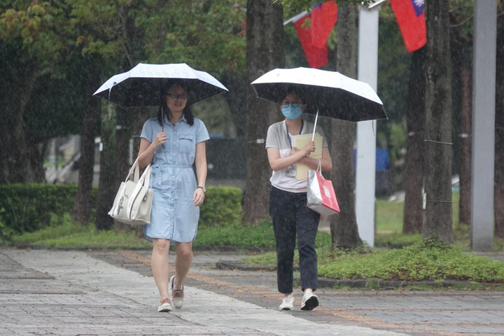 雙北與各地山區防午後雷雨　周末迎鋒面全台有雨