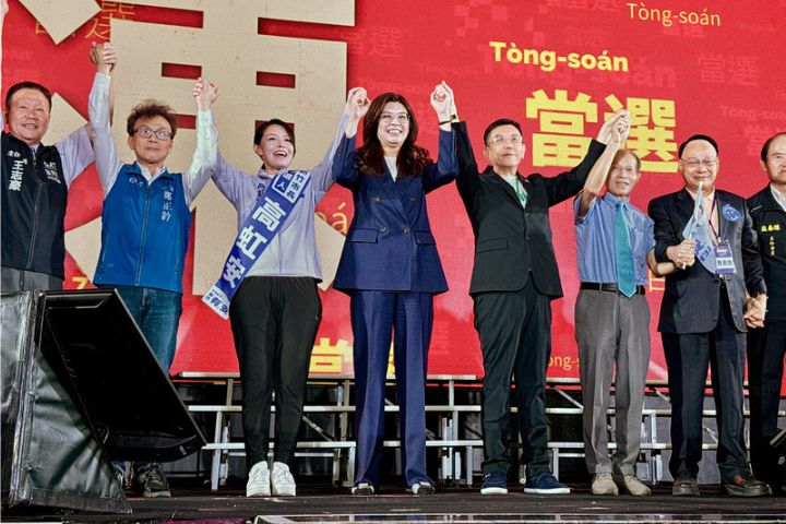 藍白大咖齊挺高虹安　鄭喊百分百支持　柯預言將影響台灣歷史