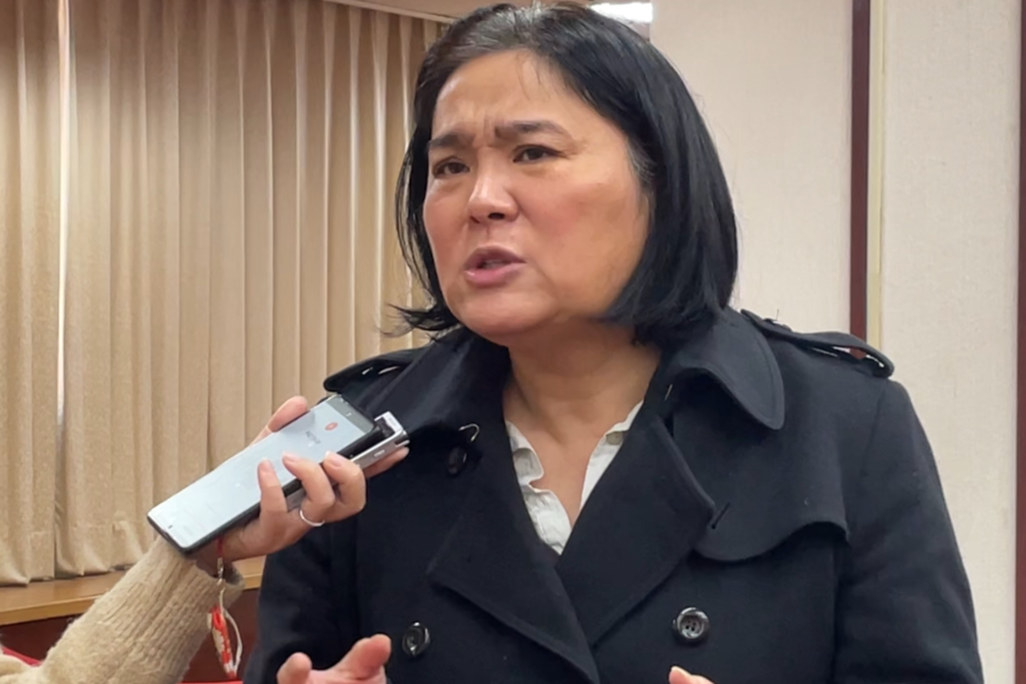 國民黨立委陳玉珍9日透露，民進黨金門縣黨部主委也連署支持離島建設條例，她的立場就是「先禮後兵」。圖/記者洪子苓攝