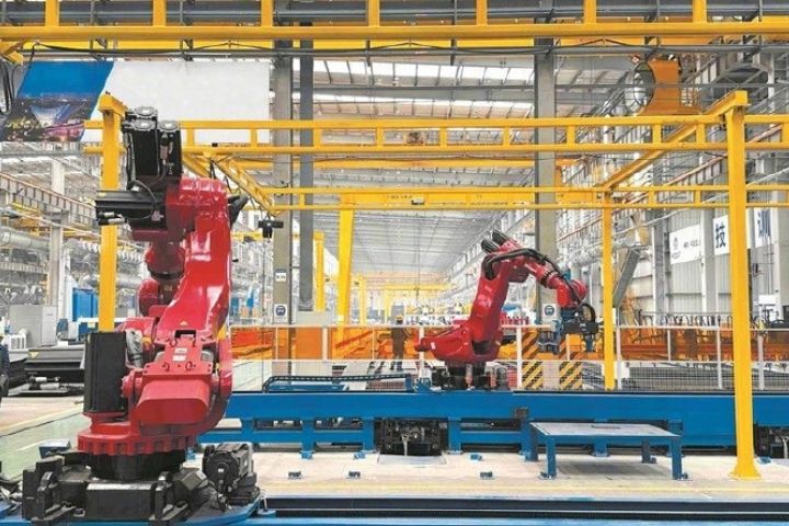 成都則依託汽車、電子製造與軟體服務等產業基礎，串聯周邊德陽、眉山、資陽等地，打造西部製造業走廊。圖/取自微博