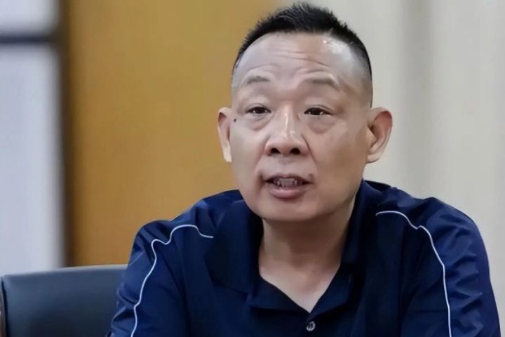胖東來創辦人于東選擇把「公平」與「員工尊嚴」放在短期利益之前。圖/取自梨視頻