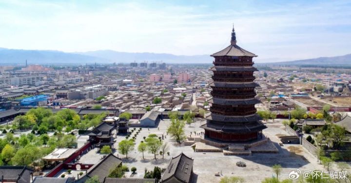 反對復建者則憂心，木塔涉及逾10萬件木構與54種斗拱結構，一旦拆解失誤將無法復原。圖/取自竹鄉鐵甲戰士微博