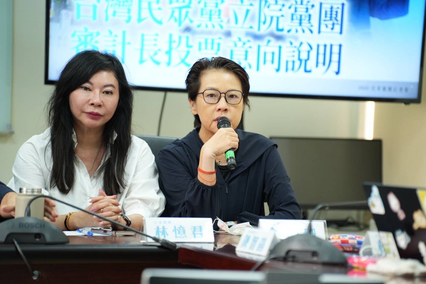 潛艦國造推手黃曙光請辭國安諮委 胞妹黃珊珊：家裡確實有事