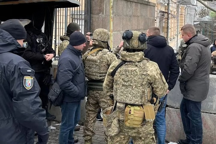 澤倫斯基赴美前國會爆發貪腐醜聞　反貪機構搜查遭安全人員阻撓