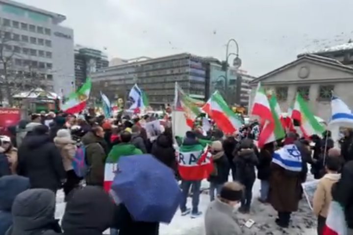 為平息經濟危機引發全國抗議　伊朗每月將向民眾發放7美元